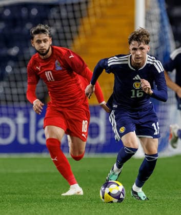 30.09.2026 Scotland U21, U 21 v Azerbaijan: Tyler Fletcher of Scotland and Nariman Akhundzade of Azerbaijan  Copyright: xWilliexVassx NINTCHDBPICT001112377901