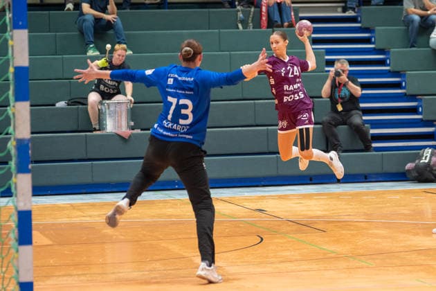 Marie Stumpf of TuS Metzingen, 24, falls short once again against the in-form Liv Stine Eckhardt of HSV Solingen Graefrath, 73. HSV Solingen Graefrath 76 vs. TuS Metzingen, DHB Women’s Cup, Round 2, 2026–2027 season, September 30, 2026 HSV Solingen Graefrath 76 vs. TuS Metzingen, DHB Women’s Cup, Round 2, 2026–2027 season, September 30, 2026, Solingen Copyright: xEibner-Pressefoto ThomasxHaeslerx EP_THR
