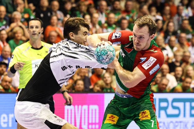 Felix Claar (SC Magdeburg, 7) vs. Julian Köster (THW Kiel, 7) – Handball Bundesliga Season 2026–2027: SC Magdeburg vs. THW Kiel at the GETEC Arena in Magdeburg – Action, Handball, Germany, September 30, 2026
