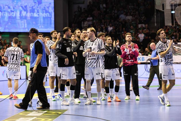 From left: Domagoj Duvnjak (THW Kiel, 4), goalkeeper Andreas Wolff (THW Kiel, 33), Eric Johansson (THW Kiel, 21), Goalkeeper Gonzalo Perez de Vargas (THW Kiel), 1, Rune Dahmke (THW Kiel), 23. Handball Bundesliga Season 2026–2027: SC Magdeburg vs. THW Kiel at the GETEC Arena in Magdeburg. Action, handball, Germany, September 30, 2026