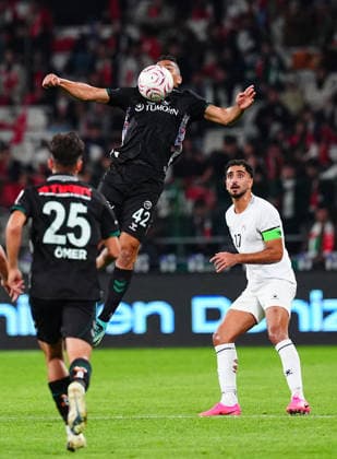 Konyaspor v Palestine - Friendly KONYA, TURKIYE - SEPTEMBER 30: Mohamed Mostafa of Konyaspor in action against Ali Rabei of the Palestine National Football Team during a friendly match as part of Palestine Day events at Konya Metropolitan Municipality Stadium in Konya, Turkiye on September 30, 2026. Evrim Aydin Anadolu Konya Turkey. Editorial use only. Please get in touch for any other usage.  Copyright: x2026xAnadoluxEvrimxAydinx