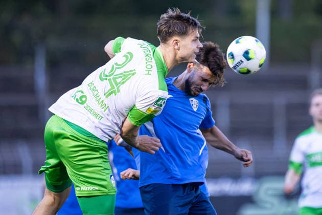 September 30, 2026, xkwix, Soccer, Krombacher Westphalia Cup, SC Herford vs. FC Gütersloh, Ludwig Jahn Stadium, Round of 16, 2026–2027 season: Jannik Borgmann of FC Gütersloh, No. 34, heading the ball during a one-on-one duel. DFB regulations prohibit any use of photographs as image sequences and or quasi-video. Photo: xKamilxWilkowskixPressefotoKochx, North Rhine-Westphalia, Germany