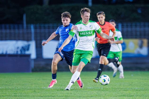 September 30, 2026, xkwix, Soccer, Krombacher Westfalen Cup, SC Herford vs. FC Gütersloh, Ludwig Jahn Stadium, Round of 16, 2026–2027 season: Hannes John (FC Gütersloh 25) in a tackle against Redon Latifaj (SC Herford 8). DFB regulations prohibit any use of photographs as image sequences and or quasi-video. Photo: xKamilxWilkowskixPressefotoKochx, North Rhine-Westphalia, Germany