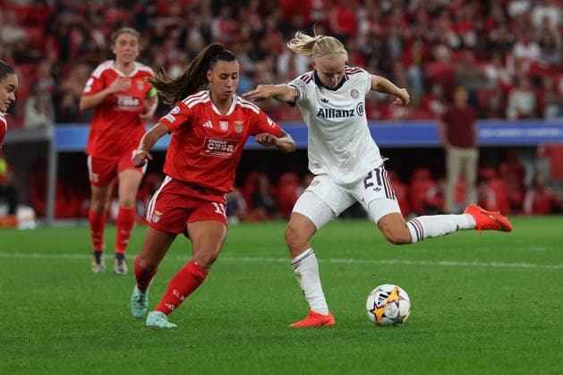 Lisbon, Portugal, September 30: Catarina Amado of SL Benfica and Pernille Harder of FC Bayern Munich in action, with the ball, during the 2026–27 UEFA Women’s Champions League, League Phase Matchday 2 match between SL Benfica and FC Bayern Munich on September 30, 24, 2026, in Lisbon, Portugal Copyright: HMBxMedia JoaquimxFerreira