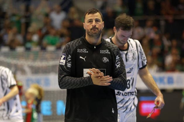 September 30, 2026, xgox, Opel HBL Handball, SC Magdeburg vs. THW Kiel (emspor), from left: Domagoj Duvnjak (Kiel), 4 players looking disappointed, looking downcast, disappointed (Magdeburg)