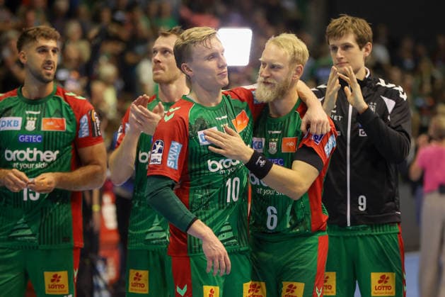September 30, 2026, xgox, Opel HBL Handball, SC Magdeburg vs. THW Kiel, from left: Gisli, Thorgeir Kristjansson (Magdeburg), 10, Matthias Musche (Magdeburg), 6, celebrating the victory, Celebration after the game in Magdeburg