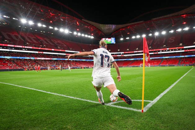 Lisbon, Portugal, September 30: Klara Bühl of FC Bayern Munich in action with the ball during the UEFA Women s Champions League 2026–27, Group Stage, Matchday 2 match between SL Benfica and FC Bayern Munich on September 30, 2024, in Lisbon, Portugal Copyright: HMBxMedia JoaquimxFerreira