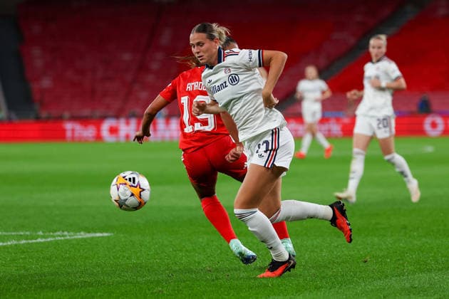 Lisbon, Portugal, September 30: Catarina Amado of SL Benfica and Klara Bühl of FC Bayern Munich in action, with the ball, during the 2026–27 UEFA Women’s Champions League, League Phase Matchday 2 match between SL Benfica and FC Bayern Munich on September 30, 2024, in Lisbon, Portugal Copyright: HMBxMedia JoaquimxFerreira