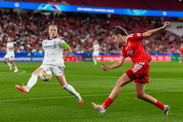 September 30, 2026, Lisbon, Lisbon, Portugal: Anna Csiki of SL Benfica passes the ball during the UEFA Womens Champions League 2026 27 League Group match between SL Benfica and FC Bayern Munchen at Estadio da Luz on September 30, 2026 in Lisbon, Portugal. Soccer 2026: SL Benfica Vs FC Bayern Munchen  - ZUMAs391 20260930_znp_s391_017 Copyright: xCarlosxSilvax