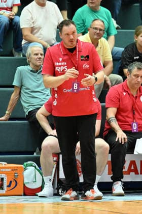 September 30, 2026, GER, Handball, Women, DHB Cup, 2026–2027 Season, Matchday 2, HSV Solingen Gräfrath 76 vs. TuS Metzingen Lars Faßbender, Head Coach of HSV Solingen Gräfrath, is visibly upset—gesturing, facial expressions, emotions—looking dissatisfied, disappointed, and dejected. Solingen Klingenhalle, North Rhine-Westphalia, Germany Copyright: xNordphoto Meuterx