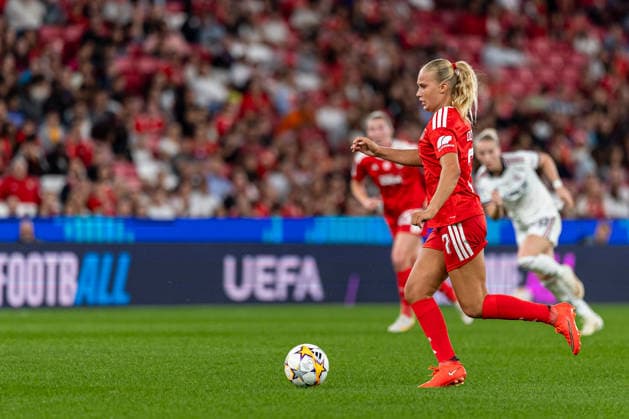 September 30, 2026, Lisbon, Lisbon, Portugal: Froya Dorsin of SL Benfica in action, with the ball during the UEFA Womens Champions League 2026 27 League Group match between SL Benfica and FC Bayern Munchen at Estadio da Luz on September 30, 2026 in Lisbon, Portugal. Lisbon Portugal - ZUMAs391 20260930_znp_s391_012 Copyright: xCarlosxSilvax