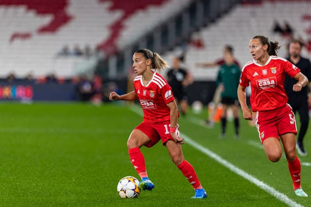 September 30, 2026, Lisbon, Lisbon, Portugal: Lucia Alves of SL Benfica in action, with the ball during the UEFA Womens Champions League 2026 27 League Group match between SL Benfica and FC Bayern Munchen at Estadio da Luz on September 30, 2026 in Lisbon, Portugal. Lisbon Portugal - ZUMAs391 20260930_znp_s391_014 Copyright: xCarlosxSilvax