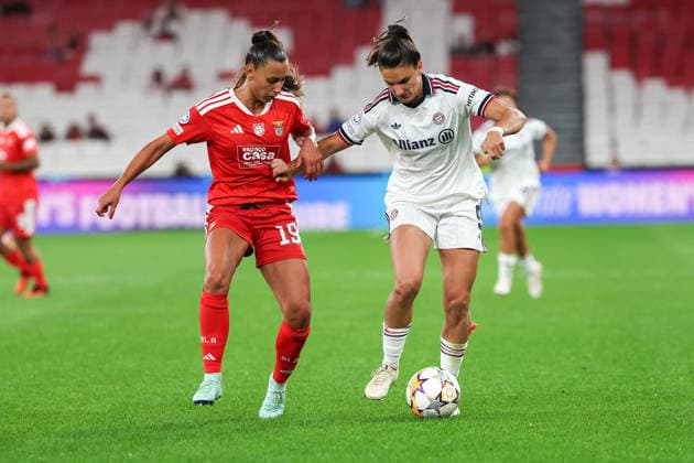 Lisbon, Portugal, September 30—Catarina Amado (SL Benfica), Jovana Damnjanovic FC Bayern Munich battles for possession during the UEFA Women s Champions League 2026–27 group stage Matchday 2 match between SL Benfica and FC Bayern Munich on September 30, 2024, in Lisbon, Portugal Copyright: HMBxMedia JoaquimxFerreira