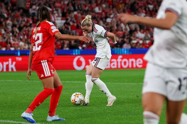 Lisbon, Portugal, September 30, 2024: Franziska Kett of FC Bayern Munich scores the goal that makes the score 0–3 during the UEFA Women’s Champions League 2026–27 group stage Matchday 2 match between SL Benfica and FC Bayern Munich on September 30, 2024, in Lisbon, Portugal Copyright: HMBxMedia JoaquimxFerreira
