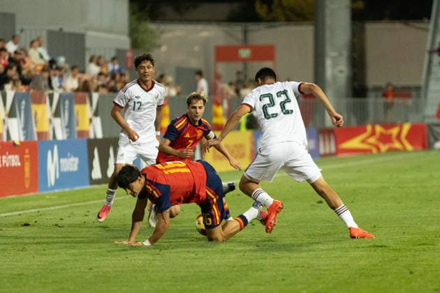 ESP U-20 Spain vs. Mexico: Valentin Pezzolesi of Spain during an international U-20 friendly match between Spain and Mexico played at the Cerro del Espino de Majadahonda Stadium in Madrid on September 30, 2026, in Spain Copyright: xx