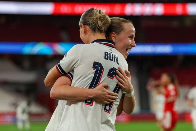 Lisbon, Portugal, September 30: Franziska Kett of FC Bayern Munich and Klara Bühl of FC Bayern Munich are seen celebrating after scoring a goal to make the score 0–3 during the 2026–27 UEFA Women’s Champions League, a Group Stage Matchday 2 match between SL Benfica and FC Bayern Munich on September 30, 2024, in Lisbon, Portugal Copyright: HMBxMedia JoaquimxFerreira