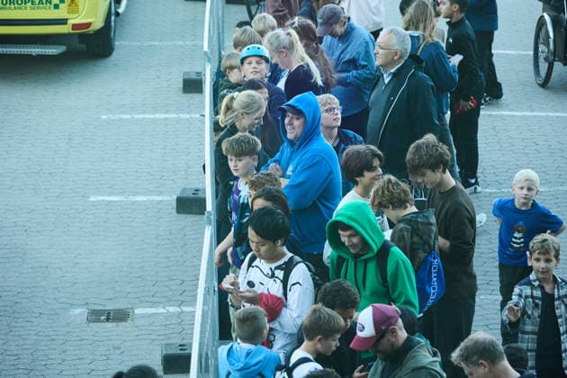 Portugal Training And press conference, PK, Pressekonferenz Fans gather outside Parken Stadium in Copenhagen, Denmark, on September 30, 2026, ahead of a press conference for the UEFA Nations League 2026 27 Group A4 match against Denmark. Copenhagen Denmark  Copyright: xKristianxTuxenxLadegaardxBergx originalFilename:berg-portugal260930_npErb.jpg