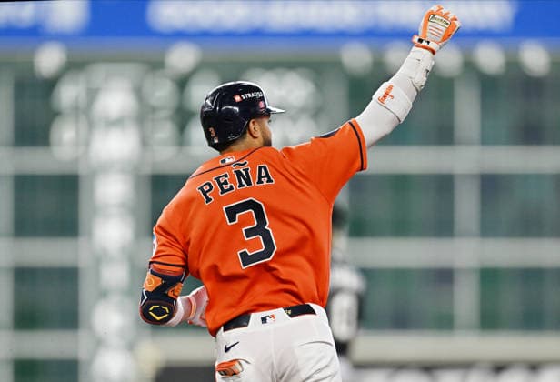 Houston Astros Jeremy Pena (3) runs the bases after hitting a solo home run against the Chicago White Sox in the first inning of an MLB, Baseball Herren, USA American League Wild Card game at Daikin Park in Houston, Texas, on Wednesday, September 30, 2026.  HOU20260930715 MARIAxLYSAKER
