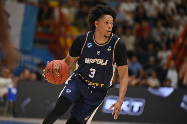 IPA89158234 - Jeffrey Dowtin Jr. of Napoli Basketball and Nathan Soliman during the Napoli Basketball vs. Cosea JL Bourg-en-Bresse EuroCup basketball game in Naples, Italy, on September 30, 2026  Copyright: xEnzoxPinelli IPAxSportx xx IPA89158234