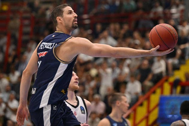 BASKETBALL - EuroCup - Napoli Basketball vs. Cosea JL Bourg-en-Bresse Photo by IPA ABACAPRESS.COM89158229 - John Petrucelli of Napoli Basketball in action during the game against Cosea JL Bourg-en-Bresse as part of the Napoli Basketball vs. Cosea JL Bourg-en-Bresse EuroCup basketball game in Naples, Italy, on September 30, 2026 Naples Italy  Copyright: xIPAxSport ABACAx