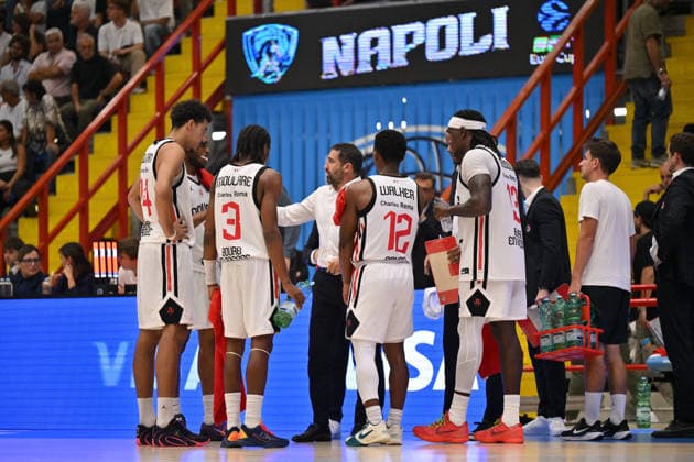 BASKETBALL - EuroCup - Napoli Basketball vs. Cosea JL Bourg-en-Bresse Photo by IPA ABACAPRESS.COM89158235 - Time-out for Cosea JL Bourg-en-Bresse during the game against Napoli Basketball in the Napoli Basketball vs. Cosea JL Bourg-en-Bresse EuroCup basketball game in Naples, Italy, on September 30, 2026 Naples Italy  Copyright: xIPAxSport ABACAx