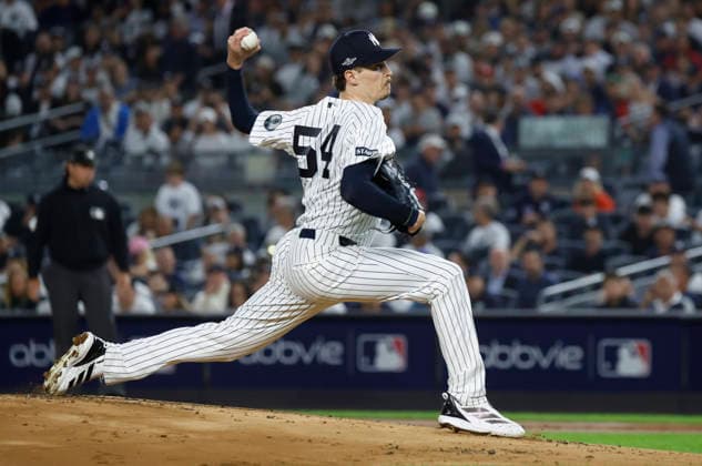 New York Yankees starting pitcher Max Fried (54) throws against the Boston Red Sox in the first inning of an MLB, Baseball Herren, USA American League Wild Card game at Yankee Stadium in New York City, on Wednesday, September 30, 2026.  NYP20260930701 JOHNxANGELILLO