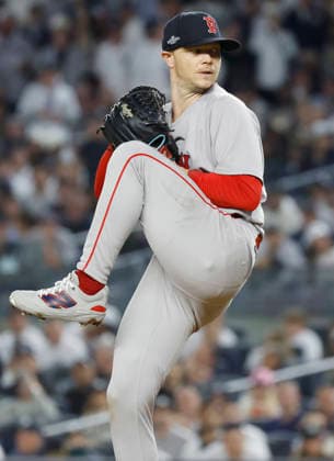 Boston Red Sox starting pitcher Sonny Gray (54) throws against the New York Yankees in the first inning of an MLB, Baseball Herren, USA American League Wild Card game at Yankee Stadium in New York City, on Wednesday, September 30, 2026.  NYP20260930704 JOHNxANGELILLO