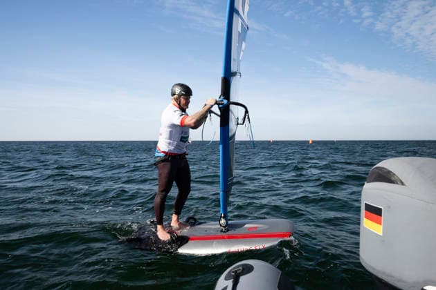 PWA Citroën World Windsurfing Tour Sylt 2026 Day 5 Slalom Foil Men Sylt Westerland, September 30, 2026 Amado Vrieswijk Slalom Foil Men and Freestyle Men, Bonaire, NB 20 PWA Citroën World Windsurfing Tour Sylt 2026 Day 5 Slalom Foil Men on September 30, 2026, off Brandenburger Beach, motorboat on Sylt, Westerland, Germany Copyright: xBEAUTIFULxSPORTS AndreasxDickx
