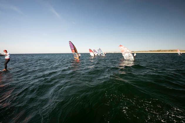 PWA Citroën World Windsurfing Tour Sylt 2026 Day 5 Slalom Foil Men Sylt Westerland, September 30, 2026 Nico Prien Slalom Foil Men, Germany, GER 7 Scotty Stallman Slalom Foil Men, England, GBR 68 Noah Vinther Slalom Foil Men, Denmark, DEN 7777 PWA Citroën World Windsurfing Tour Sylt 2026 Day 5 Slalom Foil Men on September 30, 2026, off Brandenburger Beach, motorboat on Sylt, Westerland, Germany Copyright: xBEAUTIFULxSPORTS AndreasxDickx