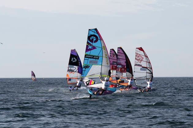 PWA Citroën World Windsurfing Tour Sylt 2026 Day 5 Slalom Foil Men Sylt Westerland, September 30, 2026 Scotty Stallman Slalom Foil Men, England, GBR 68 Maciek Rutkowski Slalom Foil Men, Poland, POL 23 PWA Citroën World Windsurfing Tour Sylt 2026 Day 5 Slalom Foil Men on September 30, 2026, off Brandenburger Beach, motorboat on Sylt, Westerland, Germany Copyright: xBEAUTIFULxSPORTS AndreasxDickx