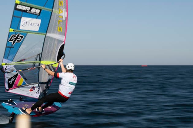 PWA Citroën World Windsurfing Tour Sylt 2026 Day 5 Slalom Foil Men Sylt Westerland, September 30, 2026 Scotty Stallman Slalom Foil Men, England, GBR 68 PWA Citroën World Windsurfing Tour Sylt 2026 Day 5 Slalom Foil Men on September 30, 2026, off Brandenburger Beach, motorboat on Sylt Westerland, Germany Copyright: xBEAUTIFULxSPORTS AndreasxDickx