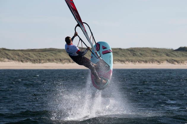 PWA Citroën World Windsurfing Tour Sylt 2026 Day 5 Slalom Foil Men Sylt Westerland, September 30, 2026 Steven Van Broeckhoven Freestyle Men, Belgium, B 72 PWA Citroën World Windsurfing Tour Sylt 2026 Day 5 Slalom Foil Men on September 30, 2026, off Brandenburger Beach, motorboat on Sylt, Westerland, Germany Copyright: xBEAUTIFULxSPORTS AndreasxDickx