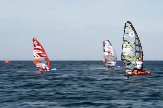 PWA Citroën World Windsurfing Tour Sylt 2026 Day 5 Slalom Foil Men Sylt Westerland, September 30, 2026 Cyril Evard Slalom Foil Men, Belgium, BEL 250 PWA Citroën World Windsurfing Tour Sylt 2026 Day 5 Slalom Foil Men on September 30, 2026, off Brandenburger Beach, motorboat on Sylt, Westerland, Germany Copyright: xBEAUTIFULxSPORTS AndreasxDickx
