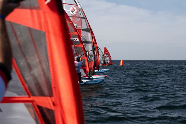 PWA Citroën World Windsurfing Tour Sylt 2026 Day 5 Slalom Foil Men Sylt Westerland, September 30, 2026 Starting Line John Soukos Slalom Foil Men, Greece, GRE 198 PWA Citroën World Windsurfing Tour Sylt 2026 Day 5 Slalom Foil Men on September 30, 2026, off Brandenburger Beach, motorboat on Sylt, Westerland, Germany Copyright: xBEAUTIFULxSPORTS AndreasxDickx