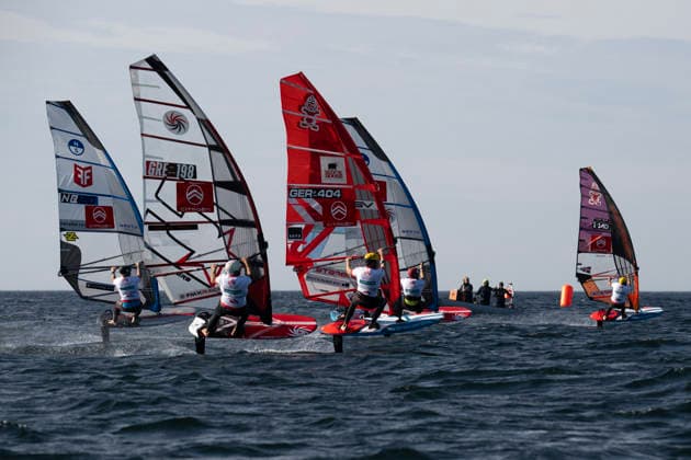 PWA Citroën World Windsurfing Tour Sylt 2026 Day 5 Slalom Foil Men Sylt Westerland, September 30, 2026 John Soukos Slalom Foil Men, Greece, GRE 198 Fabian Wolf Slalom Foil Men, Germany, GER 404 Pierre Mortefon Slalom Foil Men, France, F 14 PWA Citroën World Windsurfing Tour Sylt 2026 Day 5 Slalom Foil Men on September 30, 2026, off Brandenburger Beach, motorboat on Sylt, Westerland, Germany Copyright: xBEAUTIFULxSPORTS AndreasxDickx