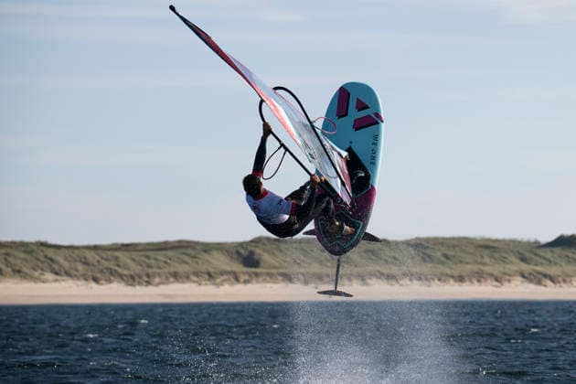 PWA Citroën World Windsurfing Tour Sylt 2026 Day 5 Slalom Foil Men Sylt Westerland, September 30, 2026 Steven Van Broeckhoven Freestyle Men, Belgium, B 72 PWA Citroën World Windsurfing Tour Sylt 2026 Day 5 Slalom Foil Men on September 30, 2026, off Brandenburger Beach, motorboat on Sylt, Westerland, Germany Copyright: xBEAUTIFULxSPORTS AndreasxDickx