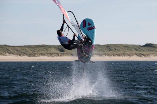 PWA Citroën World Windsurfing Tour Sylt 2026 Day 5 Slalom Foil Men Sylt Westerland, September 30, 2026 Steven Van Broeckhoven Freestyle Men, Belgium, B 72 PWA Citroën World Windsurfing Tour Sylt 2026 Day 5 Slalom Foil Men on September 30, 2026, off Brandenburger Beach, motorboat on Sylt, Westerland, Germany Copyright: xBEAUTIFULxSPORTS AndreasxDickx
