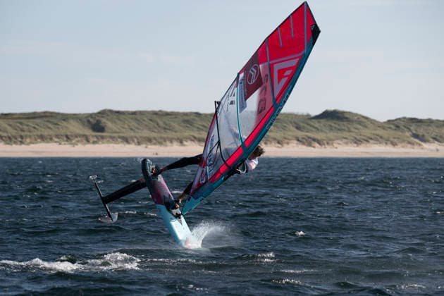 PWA Citroën World Windsurfing Tour Sylt 2026 Day 5 Slalom Foil Men Sylt Westerland, September 30, 2026 Steven Van Broeckhoven Freestyle Men, Belgium, B 72 PWA Citroën World Windsurfing Tour Sylt 2026 Day 5 Slalom Foil Men on September 30, 2026, off Brandenburger Beach, motorboat on Sylt Westerland, Germany Copyright: xBEAUTIFULxSPORTS AndreasxDickx