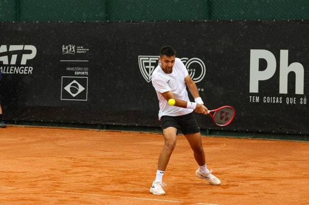 RECORD DATE NOT STATED Torres (Argentina) vs. Barrios Vera (Chile) for the ATP, Tennis Herren Challenger Curitiba Curitiba (PR), 09 30 2026 - ATP Challenger Curitiba Torres Barrios - Tennis player Tomas Barrios Vera (Chile) against Juan Bautista Torres (Argentina) for the ATP Challenger Curitiba tournament, at the Graciosa Country Club on the afternoon of Wednesday, September 30, 2026.(Foto: Edson De Souza Thenews2 imago images) SPO  Copyright: xEdsonxDexSouzax