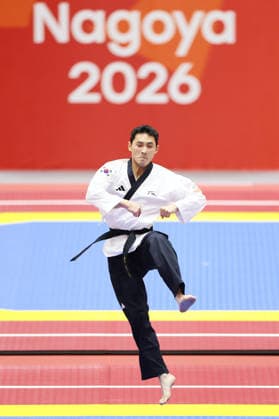 YUN Kyusung (KOR), OCTOBER 1, 2026 - Taekwondo : Mens Individual Poomsae Semifinals Contest at Toyohashi Gymnasium during the Asian Games Aichi-Nagoya 2026 in Aichi, Japan.  aflo_352330436 KenichiroxOganex