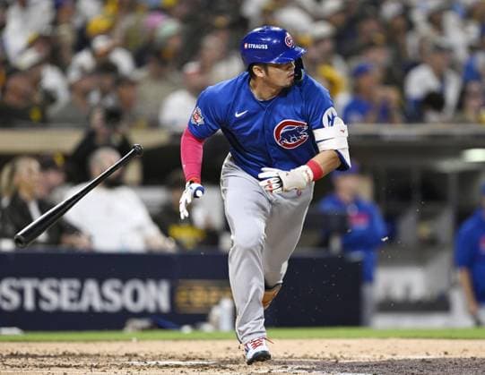 Baseball: Wild Card Series between Cubs and Padres Chicago Cubs right fielder Seiya Suzuki heads to first base after hitting a single in the fourth inning of Game 2 of the best-of-three National League Wild Card Series against the San Diego Padres at Petco Park in San Diego, California, on Sept. 30, 2026.  A14AA0005629561P