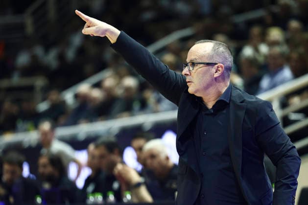 PAOK v Manresa - EuroCup Manresa head coach Diego Ocampo gestures during the PAOK vs. Manresa match, the opening game of EuroCup Group D, at the PAOK indoor arena in Thessaloniki, on September 30, 2026. Thessaloniki Greece  Copyright: xAchilleasxChirasx originalFilename:chiras-notitle260930_np9jM.jpg