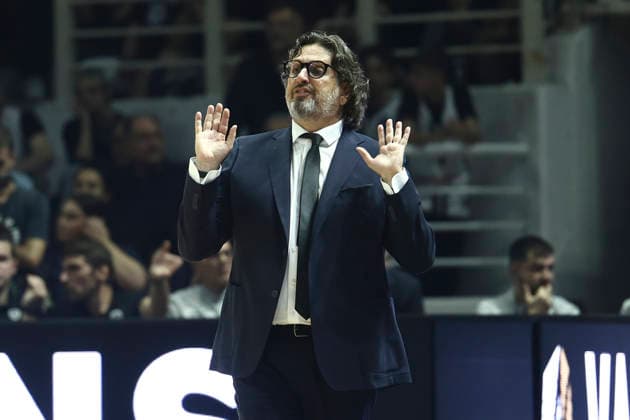 PAOK v Manresa - EuroCup Andrea Trinchieri, head coach of PAOK, gestures during the PAOK vs. Manresa match, the opening game of EuroCup Group D, at the PAOK indoor arena in Thessaloniki, on September 30, 2026. Thessaloniki Greece  Copyright: xAchilleasxChirasx originalFilename:chiras-notitle260930_npT0R.jpg