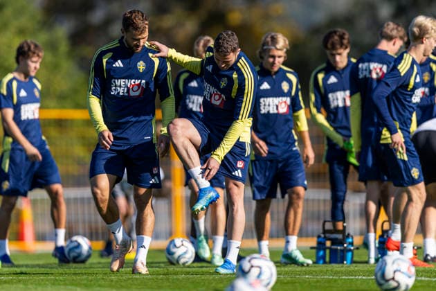 261001 Jesper Karlström and Gabriel Gudmundsson of the Swedish men’s national soccer team at a training session during the national team’s camp on October 1, 2026 in Stockholm. Photo by Caisa Rasmussen, BILDBYRAN COP 353 CR0075: soccer, football, national team match, training, Sweden, Sweden A, bbeng  Copyright: CAISAxRASMUSSEN BB261001CR016