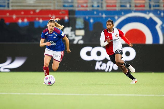 Vaalerenga v Feyenoord, UEFA Women™s Europa Cup, Oslo, Norway Oslo, Norway. 30th, September 2026. Ilayah Dostmohamed (R) of Feyenoord and and Katariina Kosola (L) of Vaalerenga seen during the UEFA Women™s Europa Cup qualification match between Vaalerenga and Feyenoord at Intility Arena in Oslo. Norway, Oslo, Intility Arena  Copyright: xGonzalesxPhoto KetilxMartinsenx