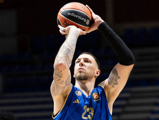 Maccabi Rapyd Tel Aviv v Besiktas Istanbul - Euroleague 2026 2027 Daniel Theis, 23 of Maccabi Rapyd Tel Aviv in action during the 2026 2027 EuroLeague match between Maccabi Rapyd Tel Aviv v Besiktas Istanbul at Aleksandar Nikolic Hall on September 30, 2025 in Belgrade, Serbia. Belgrade Serbia Copyright: xVatroslavxHladny x