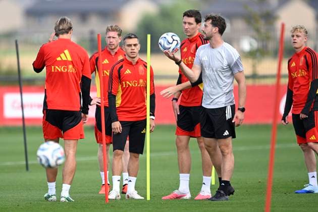 Belgium v Turkey - UEFA Nations League 2026 Media Activities 01 10 2026 TUBIZE, BELGIUM - OCTOBER 01 : De Ketelaere Charles midfielder of Belgium, De Bruyne Kevin forward of Belgium, Trossard Leandro forward of Belgium, Vanaken Hans midfielder of Belgium and Seys Joaquin defender of Belgium pictured during a training session ahead of the UEFA Nations League tournament league phase matchday 3 group A1 match between Belgium and Turkey on October 1, 2026 in Tubize, Belgium, 01 10 2026 Tubize Belgium  Copyright: xNicoxVereeckenx