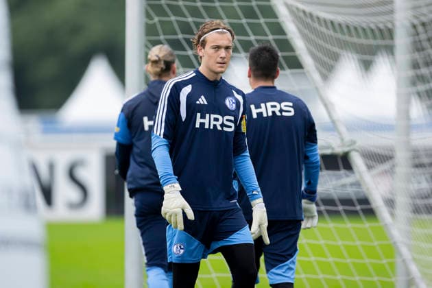 October 1, 2026, Soccer, FC Schalke 04 goalkeeper Max Weiland in training, FC Schalke 04 U23, Gelsenkirchen, FC Schalke 04 training facility, North Rhine-Westphalia, Germany, xRHR PHOTO YYx Copyright: RHR-FOTOx RHR-FOTO YY