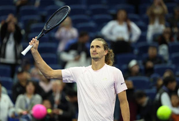 (261001) -- BEIJING, Oct. 1, 2026 -- Alexander Zverev greets spectators after winning the men s singles first round match between Alexander Zverev of Germany and Cameron Norrie of Britain at 2026 China Open tennis tournament in Beijing, China, Oct. 1, 2026. ) (SP)CHINA-BEIJING-TENNIS-CHINA OPEN-MEN S SINGLES(CN) BaixXuefei 