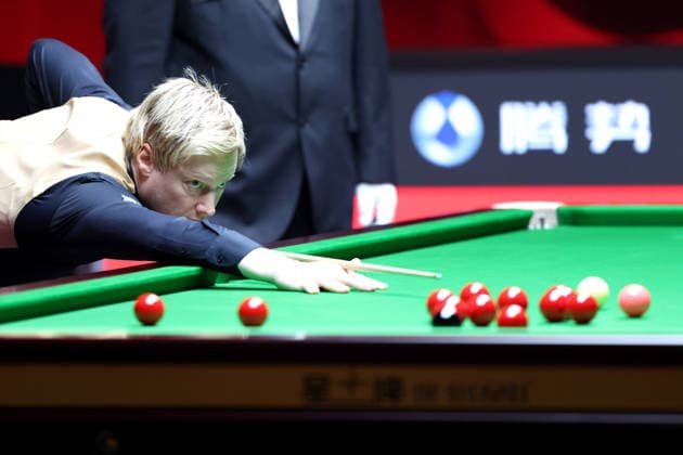 (261001) -- SHENZHEN, Oct. 1, 2026 -- Neil Robertson competes during the round 4 match between Chris Wakelin of England and Neil Robertson of Australia at World Snooker Tour Shenzhen Open 2026 in Shenzhen, south China s Guangdong Province, Oct. 1, 2026. ) (SP)CHINA-SNOOKER-SHENZHEN OPEN (CN) LuxHanxin 